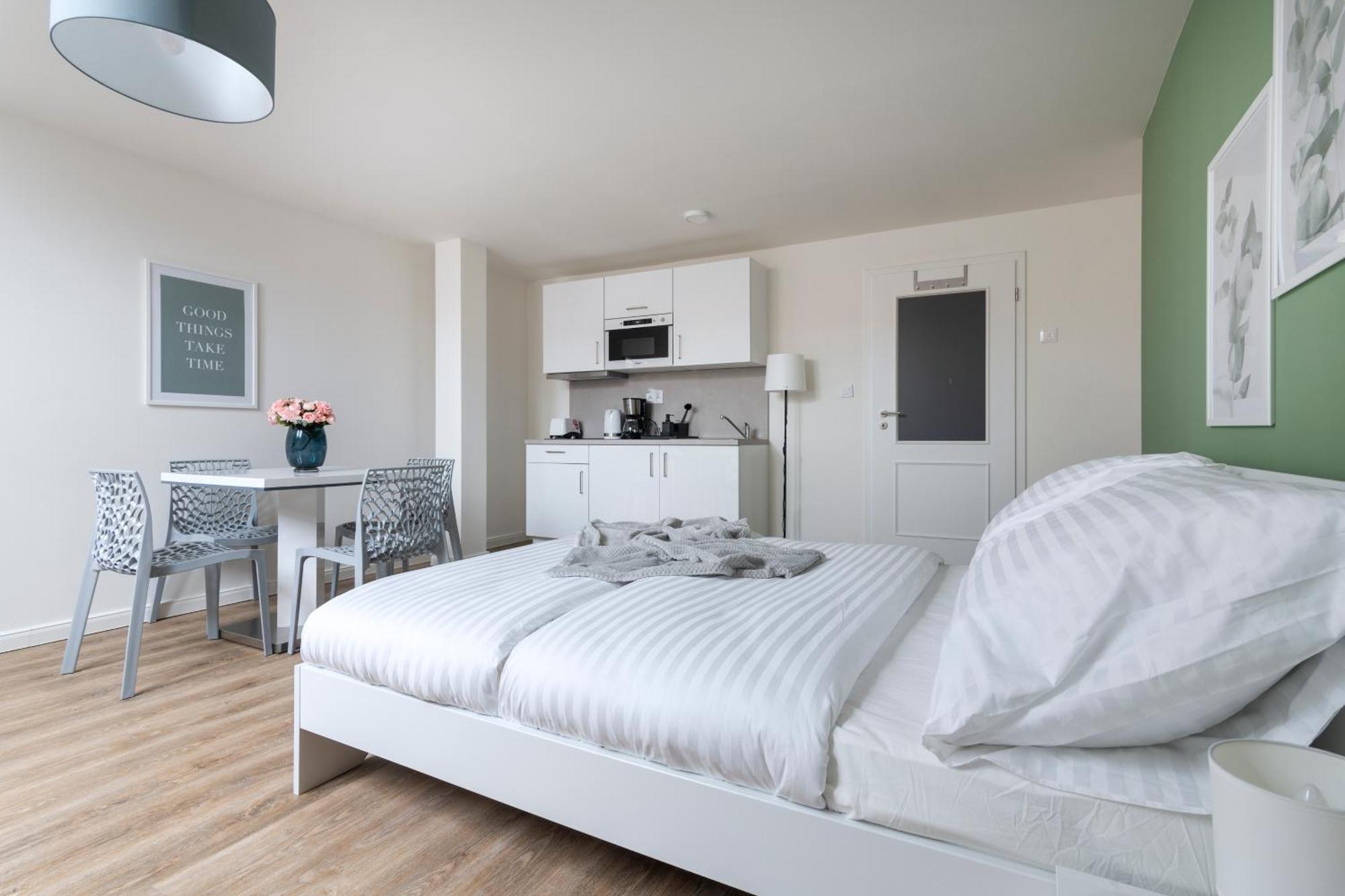 Central Haven Apartments ปราก ภายนอก รูปภาพ